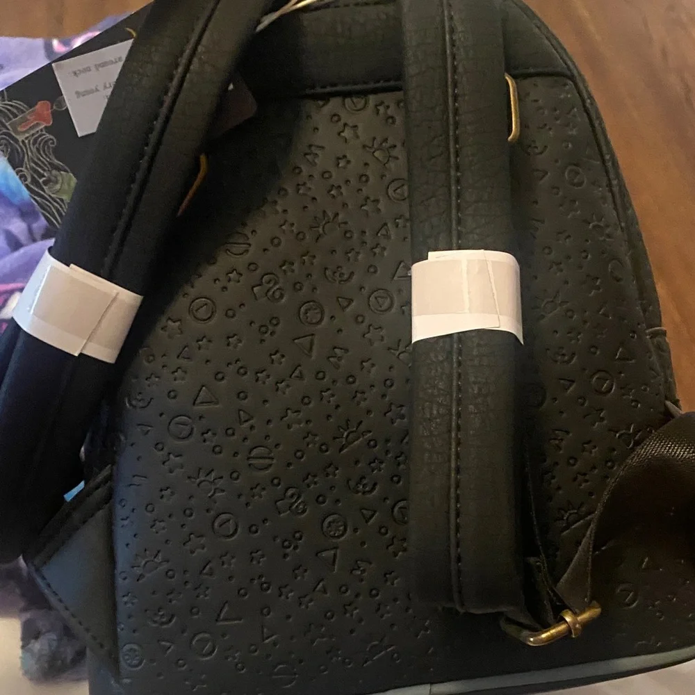 NWTs Disney Loungefly Hocus Pocus Gray and Black Bag - Picture 4 of 5